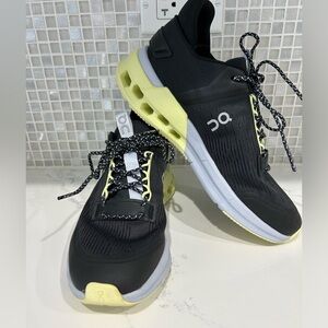 On Running Shoes 'Cloudnova Flux' in Black